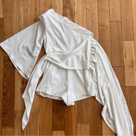 Revolve X Michael Costello Liesel White One Shoulder Tie Waist Romper Size Small - Picture 9 of 9